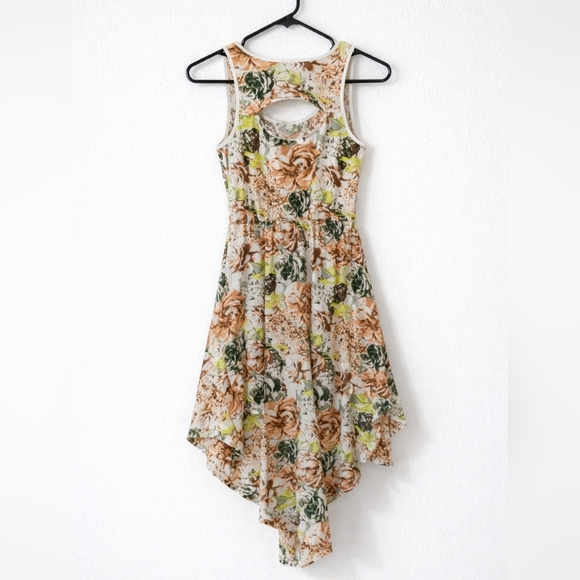 ✨ Xhilaration Floral Handkerchief Dress | Junior Small ✨ - Picture 3 of 4